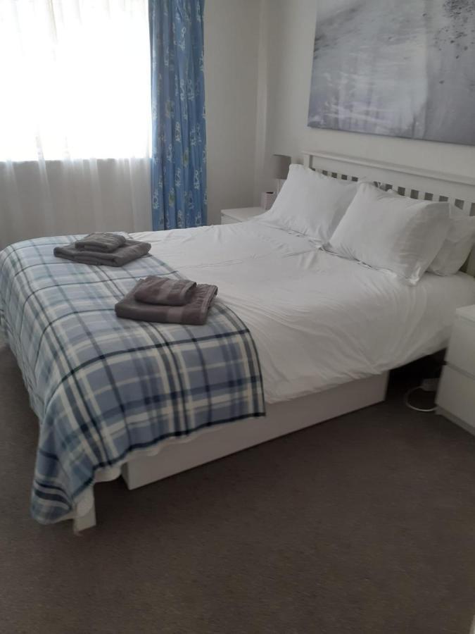 Trafalgar, Lovely Ground Floor Flat With Outside Patio Garden, Minutes Walk To Seafront Seaview Esterno foto