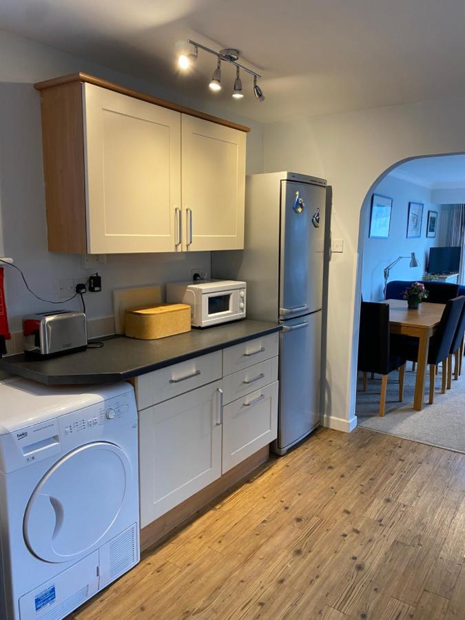 Trafalgar, Lovely Ground Floor Flat With Outside Patio Garden, Minutes Walk To Seafront Seaview Esterno foto