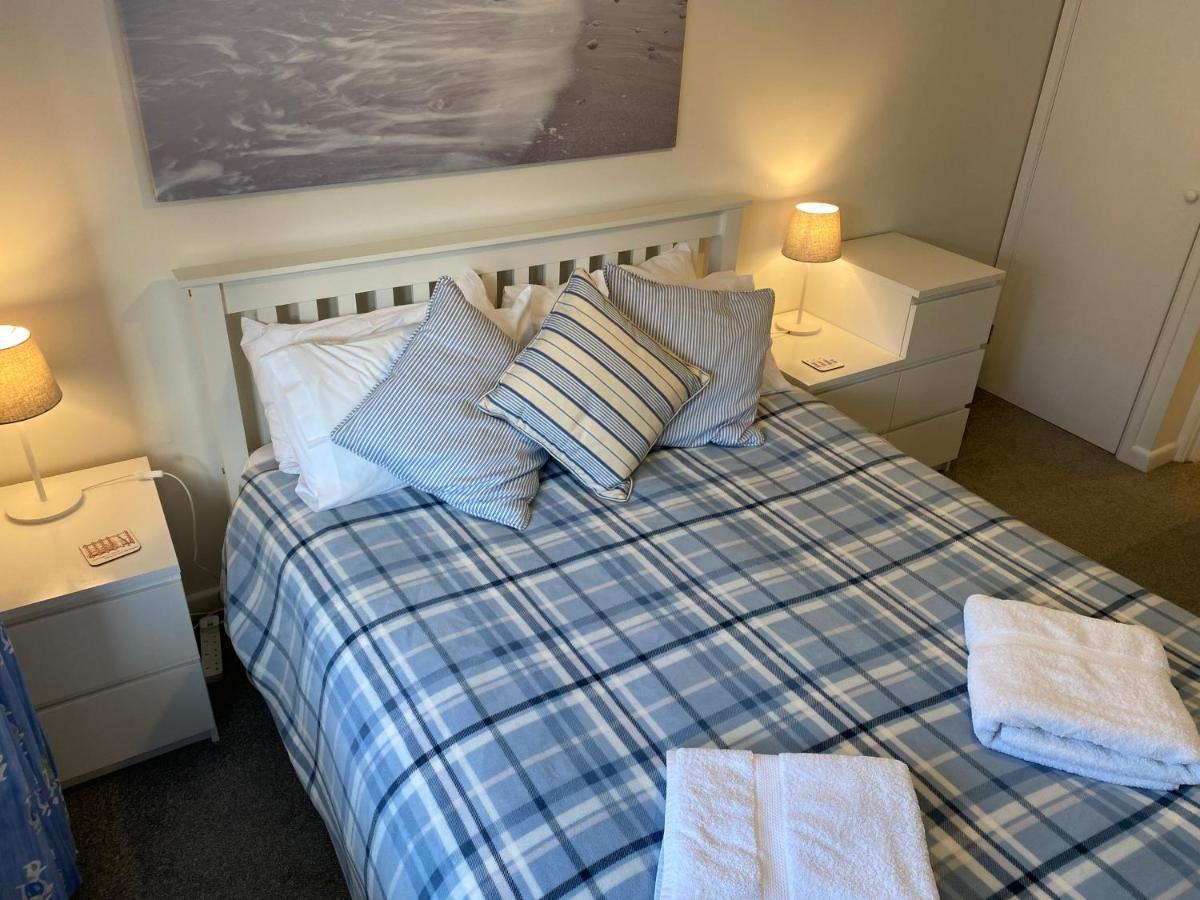 Trafalgar, Lovely Ground Floor Flat With Outside Patio Garden, Minutes Walk To Seafront Seaview Esterno foto