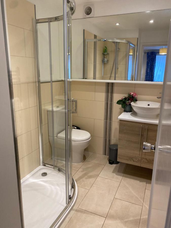 Trafalgar, Lovely Ground Floor Flat With Outside Patio Garden, Minutes Walk To Seafront Seaview Esterno foto