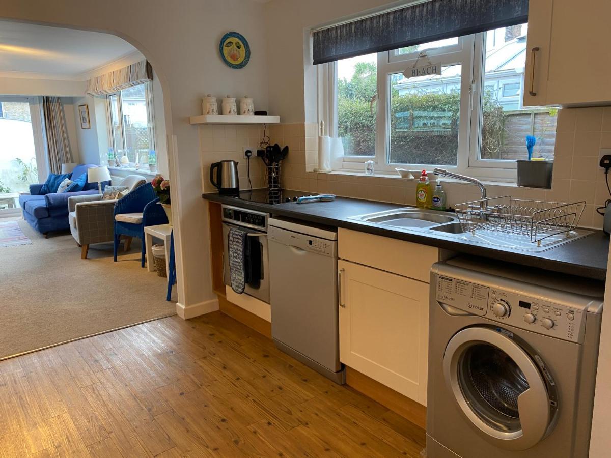 Trafalgar, Lovely Ground Floor Flat With Outside Patio Garden, Minutes Walk To Seafront Seaview Esterno foto