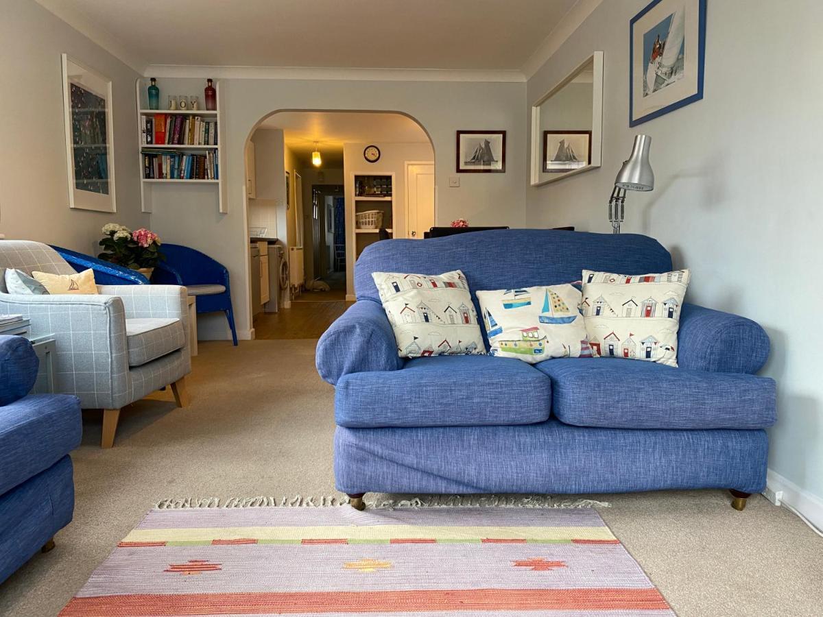 Trafalgar, Lovely Ground Floor Flat With Outside Patio Garden, Minutes Walk To Seafront Seaview Esterno foto
